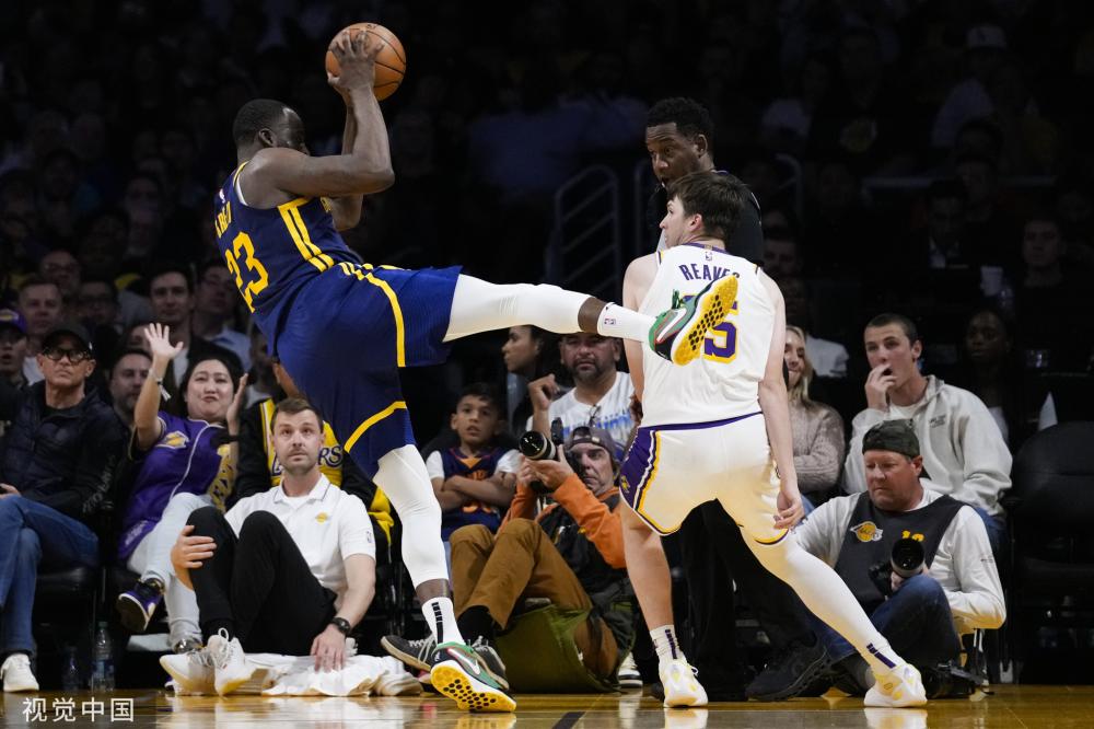 她必将在更 她必将在更